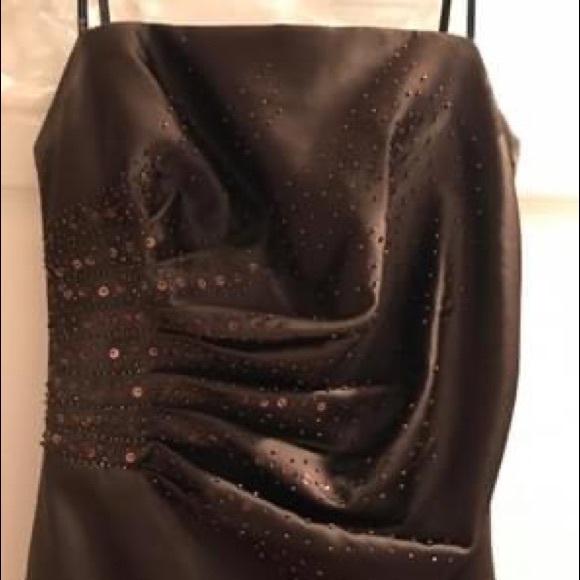 Chocolate brown gown with sequins - Picture 2 of 3